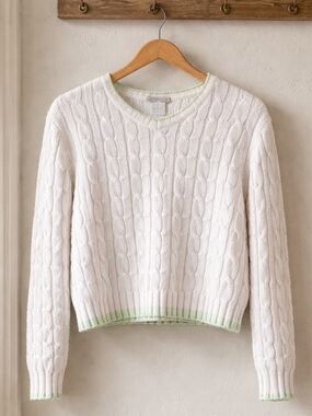 IZOD White Cable-Knit Crewneck Sweater with Soft Green Trim S